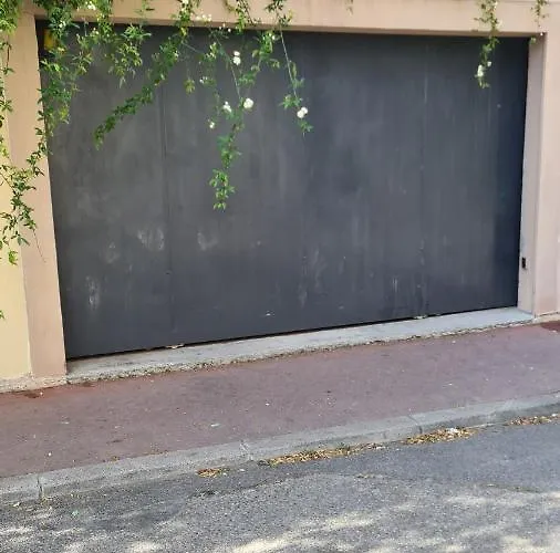 Suite indépendante avec 1 chambre et 1 bureau Montpellier